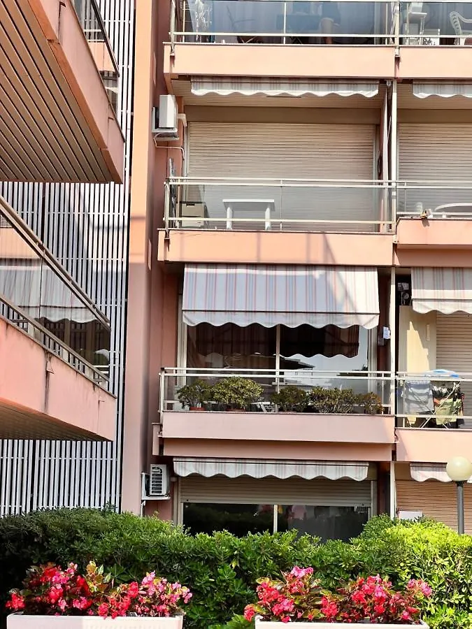 Baiasole Apartment Sanremo 0*,